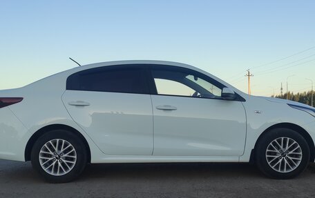 KIA Rio IV, 2020 год, 1 900 000 рублей, 2 фотография