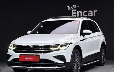 Volkswagen Tiguan II, 2022 год, 3 778 035 рублей, 1 фотография