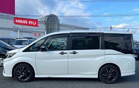 Honda Stepwgn IV, 2021 год, 2 224 000 рублей, 2 фотография