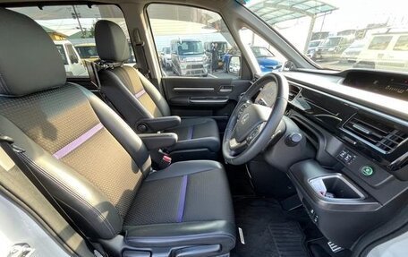 Honda Stepwgn IV, 2021 год, 2 224 000 рублей, 9 фотография