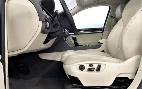 Volkswagen Touareg III, 2017 год, 3 450 000 рублей, 12 фотография