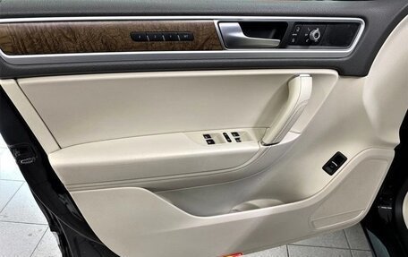 Volkswagen Touareg III, 2017 год, 3 450 000 рублей, 10 фотография