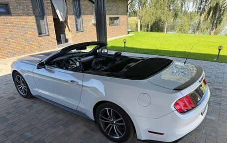 Ford Mustang VI рестайлинг, 2016 год, 2 650 000 рублей, 7 фотография