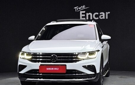 Volkswagen Tiguan II, 2022 год, 3 778 035 рублей, 6 фотография