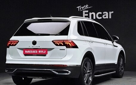 Volkswagen Tiguan II, 2022 год, 3 778 035 рублей, 3 фотография
