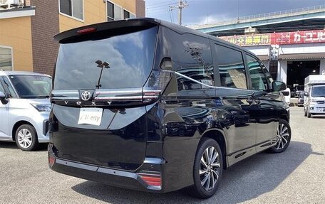 Toyota Voxy, 2022 год, 2 745 069 рублей, 4 фотография