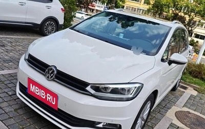 Volkswagen Touran III, 2021 год, 1 693 000 рублей, 1 фотография