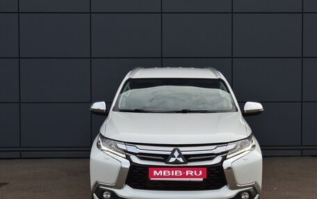 Mitsubishi Pajero Sport III рестайлинг, 2018 год, 2 750 000 рублей, 2 фотография