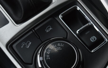 Mitsubishi Pajero Sport III рестайлинг, 2018 год, 2 750 000 рублей, 13 фотография