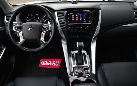 Mitsubishi Pajero Sport III рестайлинг, 2018 год, 2 750 000 рублей, 9 фотография