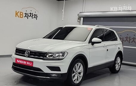 Volkswagen Tiguan II, 2020 год, 2 380 000 рублей, 1 фотография