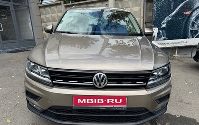 Volkswagen Tiguan II, 2018 год, 2 300 000 рублей, 1 фотография