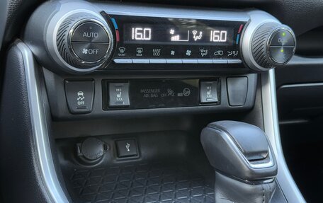 Toyota RAV4, 2021 год, 3 200 000 рублей, 1 фотография