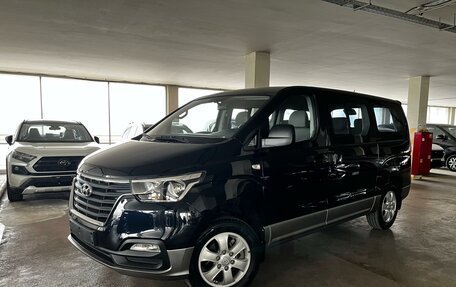 Hyundai Grand Starex Grand Starex I рестайлинг 2, 2019 год, 4 199 000 рублей, 1 фотография