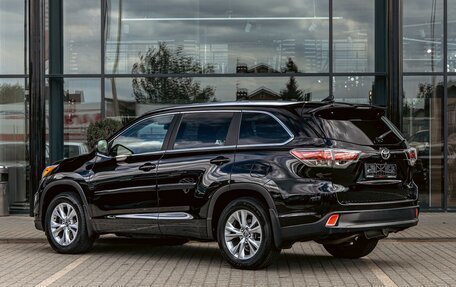 Toyota Highlander III, 2016 год, 3 095 000 рублей, 4 фотография