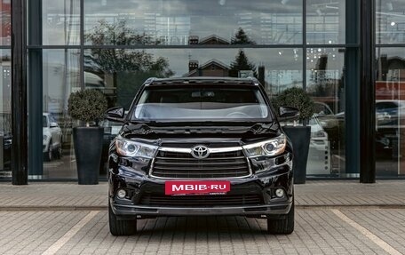 Toyota Highlander III, 2016 год, 3 095 000 рублей, 2 фотография