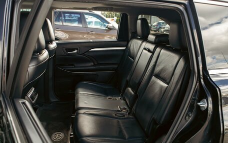 Toyota Highlander III, 2016 год, 3 095 000 рублей, 17 фотография