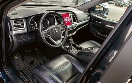 Toyota Highlander III, 2016 год, 3 095 000 рублей, 13 фотография
