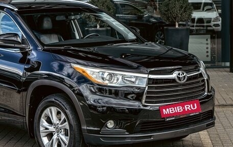 Toyota Highlander III, 2016 год, 3 095 000 рублей, 8 фотография