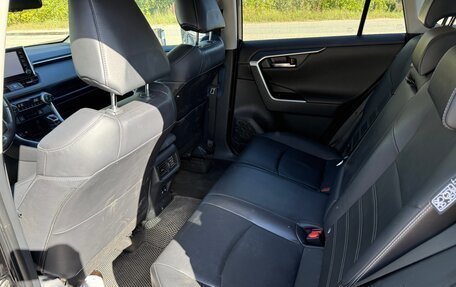 Toyota RAV4, 2019 год, 2 600 000 рублей, 11 фотография