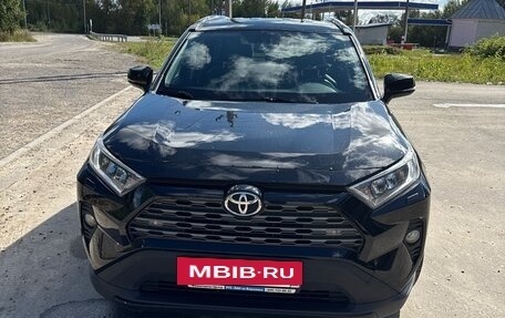 Toyota RAV4, 2019 год, 2 600 000 рублей, 3 фотография