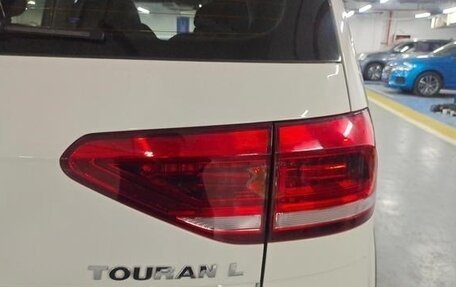 Volkswagen Touran III, 2021 год, 1 732 000 рублей, 7 фотография