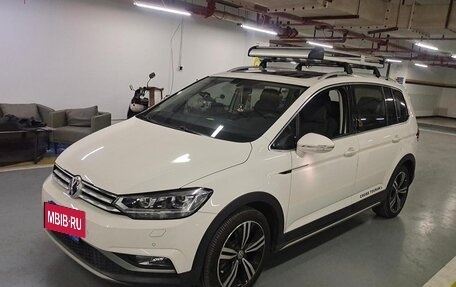 Volkswagen Touran III, 2021 год, 1 732 000 рублей, 5 фотография