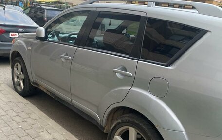 Mitsubishi Outlander III рестайлинг 3, 2008 год, 820 000 рублей, 3 фотография