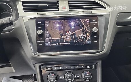 Volkswagen Tiguan II, 2020 год, 2 380 000 рублей, 9 фотография