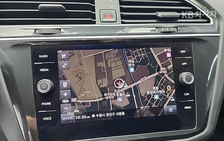 Volkswagen Tiguan II, 2020 год, 2 380 000 рублей, 13 фотография