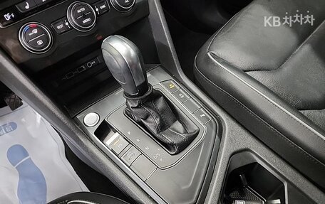 Volkswagen Tiguan II, 2020 год, 2 380 000 рублей, 7 фотография