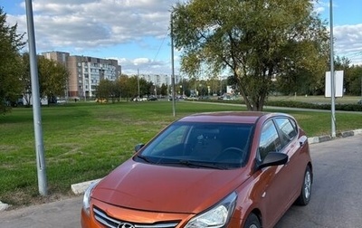 Hyundai Solaris II рестайлинг, 2015 год, 1 025 000 рублей, 1 фотография