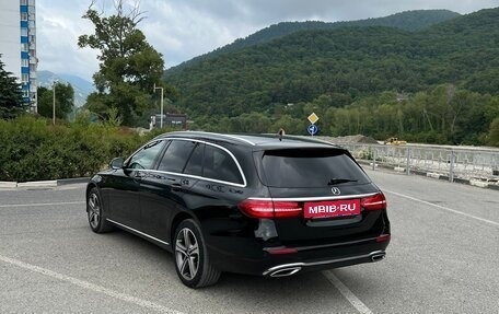 Mercedes-Benz E-Класс, 2017 год, 2 590 000 рублей, 4 фотография