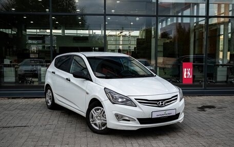 Hyundai Solaris II рестайлинг, 2015 год, 650 000 рублей, 5 фотография