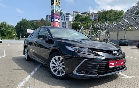 Toyota Camry, 2021 год, 3 550 000 рублей, 1 фотография