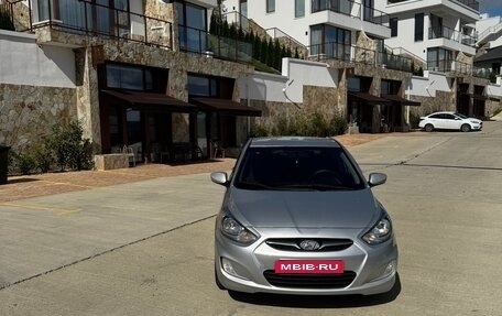 Hyundai Solaris II рестайлинг, 2011 год, 650 000 рублей, 1 фотография