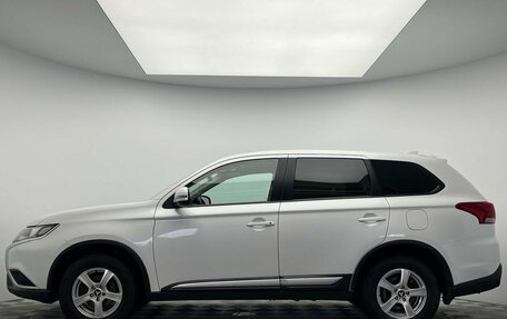 Mitsubishi Outlander III рестайлинг 3, 2018 год, 1 720 000 рублей, 8 фотография