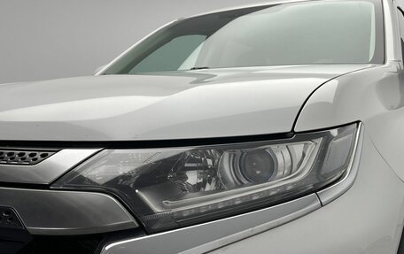 Mitsubishi Outlander III рестайлинг 3, 2018 год, 1 720 000 рублей, 9 фотография