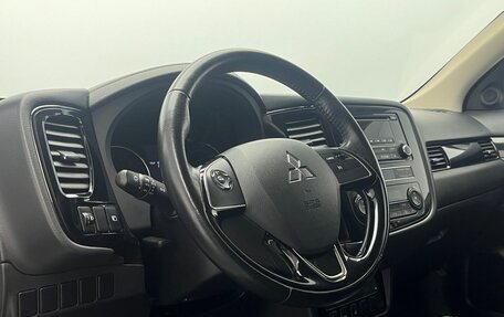 Mitsubishi Outlander III рестайлинг 3, 2018 год, 1 720 000 рублей, 18 фотография