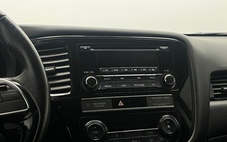 Mitsubishi Outlander III рестайлинг 3, 2018 год, 1 720 000 рублей, 19 фотография