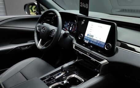 Lexus RX IV рестайлинг, 2025 год, 7 750 000 рублей, 26 фотография