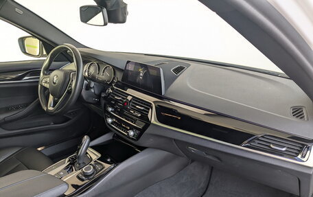 BMW 5 серия, 2020 год, 3 300 000 рублей, 3 фотография