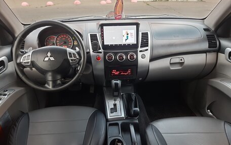 Mitsubishi Pajero Sport II рестайлинг, 2014 год, 1 750 000 рублей, 10 фотография