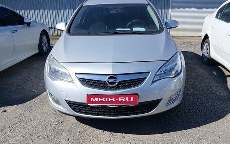 Opel Astra J, 2012 год, 710 000 рублей, 1 фотография