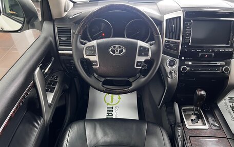 Toyota Land Cruiser 200, 2013 год, 3 245 000 рублей, 12 фотография