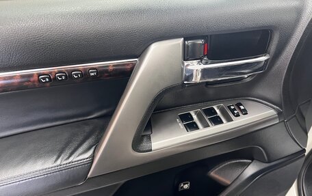 Toyota Land Cruiser 200, 2013 год, 3 245 000 рублей, 16 фотография