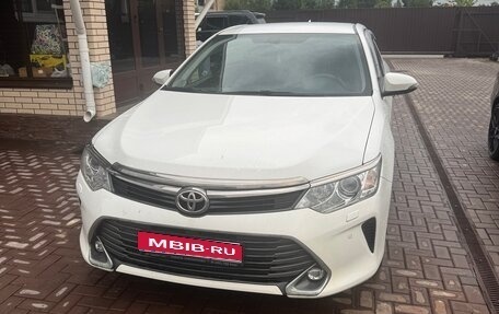 Toyota Camry, 2016 год, 2 300 000 рублей, 1 фотография