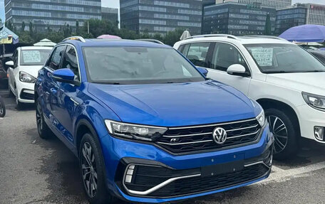 Volkswagen T-Roc I, 2021 год, 1 240 000 рублей, 2 фотография
