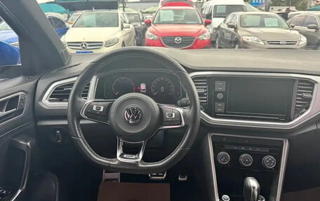 Volkswagen T-Roc I, 2021 год, 1 240 000 рублей, 17 фотография