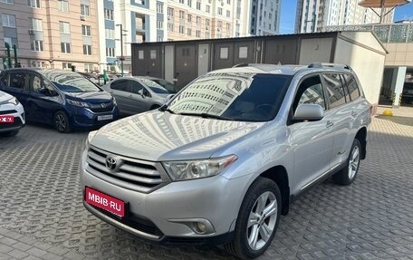 Toyota Highlander III, 2011 год, 1 220 000 рублей, 1 фотография